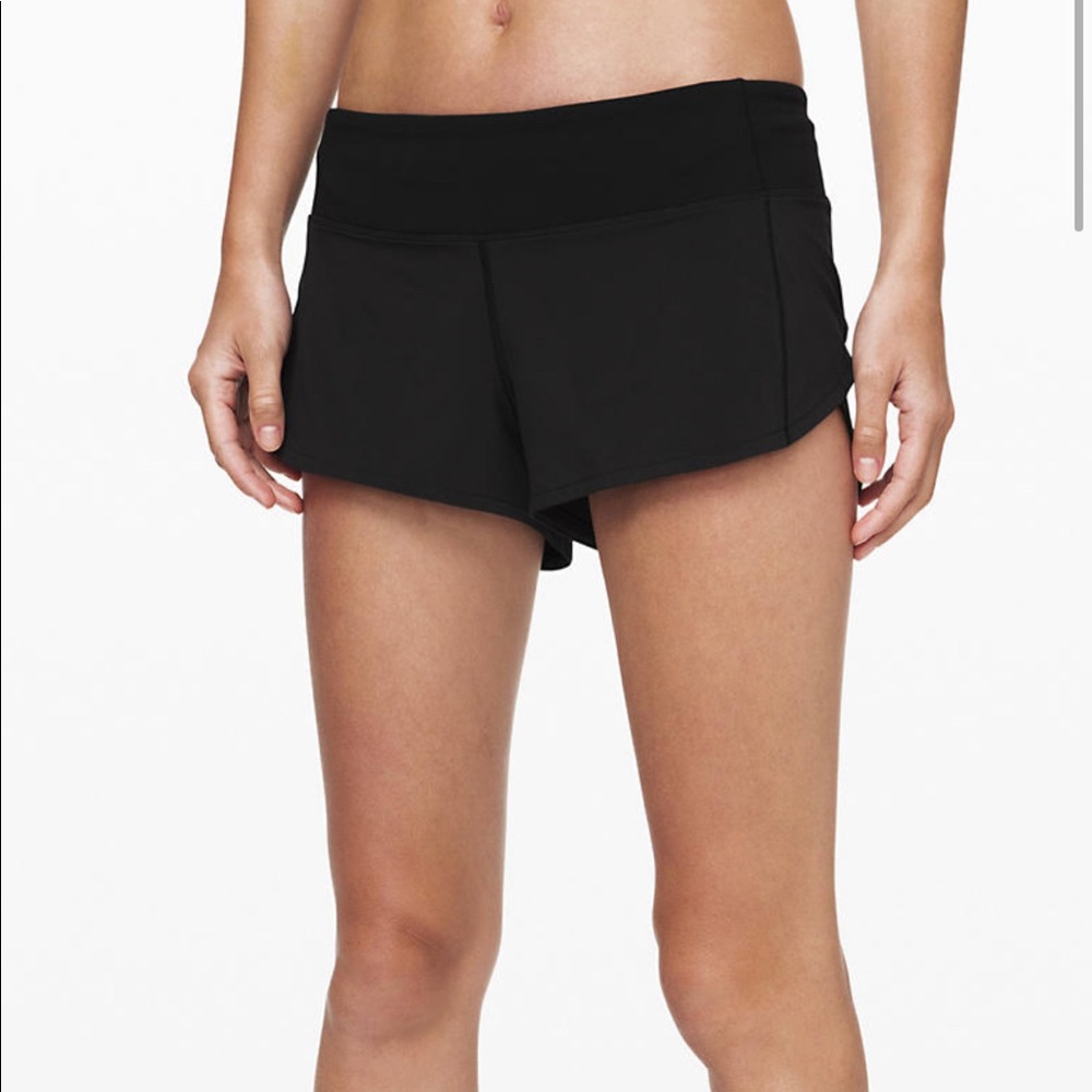 black speed up 2 inch lululemon shorts.